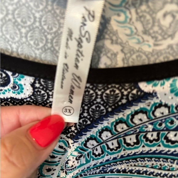 “ Perseption Women” NWOT Knit Top with Open Slit Sleeves With Button Details - Picture 5 of 7